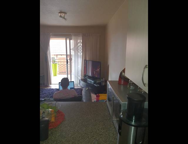 2 BEDROOM PROPERTY TO RENT IN MOOIKLOOF RIDGE ESTATE